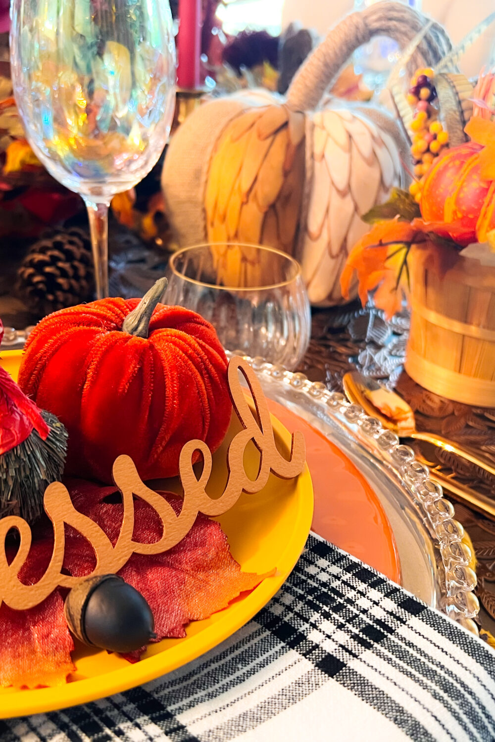 Elevate your fall dining experience with a tablescape that outshines Pottery Barn. Discover creative tips to craft an enchanting autumn setting.